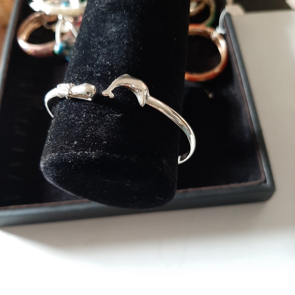 Ladies jewelry